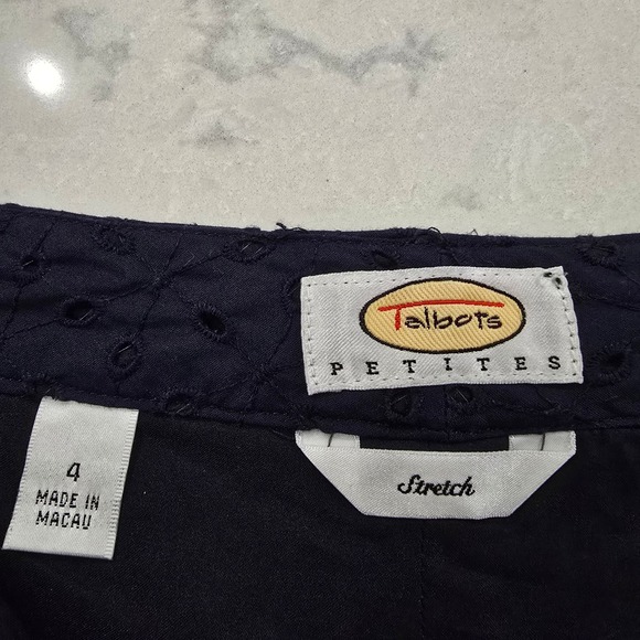 Talbots Petites Navy Blue Eyelet Embroidered Crop Pants Size 4P Stretch Lined - Picture 6 of 7